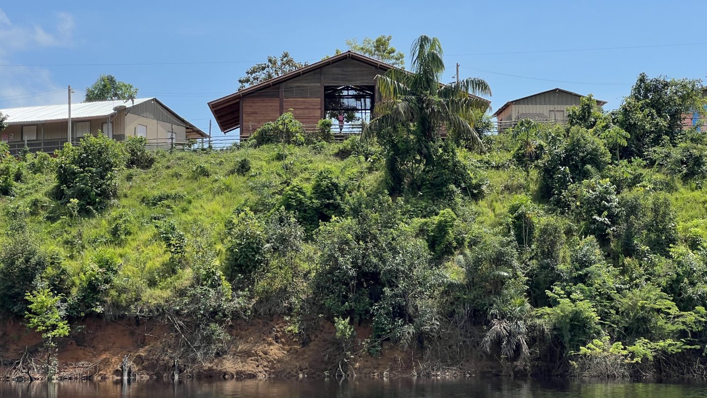 Escolas Comunitárias do Rio Negro